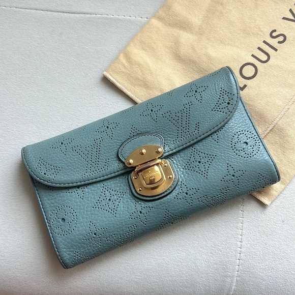 Authentic LV Mahina Amelia Wallet, EMERGENCY SALE. PRICE FIRM - Picture 17 of 17